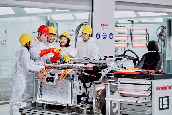 新能源汽車技術 行業新藍海，學習正當時